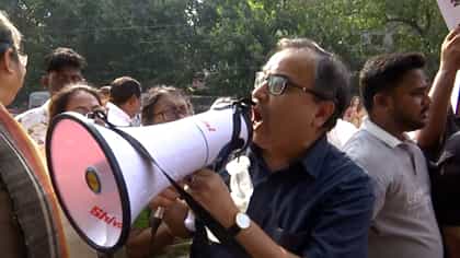 পুলিশের অনুমতি ছাড়াই রাজাবাজার-পার্কসার্কাসে মিছিল মমতা TMC-র