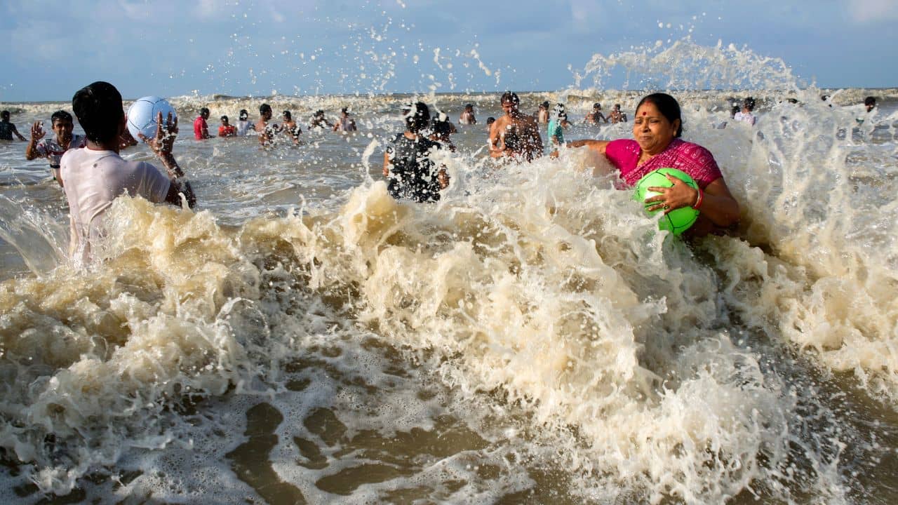 Digha: শুধুমাত্র দিঘার জন্য চালু হল অ্যাপ, লাল-সবুজ সিগন্যালই বলে দেবে সব