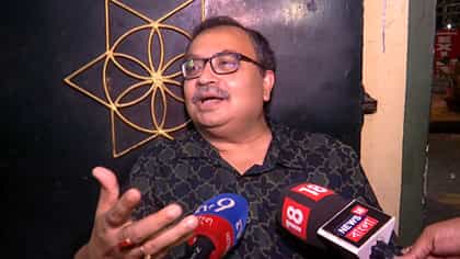 ভরসন্ধ্যায় কুণাল ঘোষের সুকিয়া স্ট্রিটের বাড়িতে হাজির পুলিশ বাহিনী