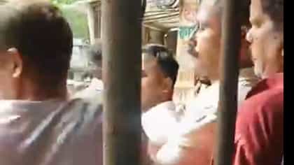 বামেদের বুক স্টল ঘিরে হিন্দু জাগরণ মঞ্চের সঙ্গে অশান্তির অভিযোগ