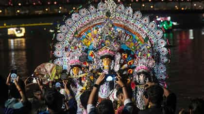বিসর্জনের শোভাযাত্রায় মর্মান্তিক দুর্ঘটনা, বিদ্যুৎস্পৃষ্ট হয়ে মৃত্যু ৩