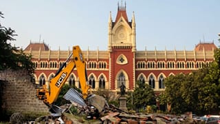 Calcutta High Court: ‘আইন হাতে তুলে নেওয়া যায় না’, জেসিবি দিয়ে দোকান উচ্ছেদ নিয়ে প্রশ্ন তুলল হাইকোর্ট