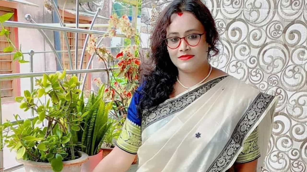 Hooghly: মঙ্গলবার রাতের পর আর খোঁজ নেই! পঞ্চমীর দুপুরে জানালা দিয়ে উঁকি মারতেই... Hooghly: মঙ্গলবার রাতের পর আর খোঁজ নেই! পঞ্চমীর দুপুরে জানালা দিয়ে উঁকি মারতেই...