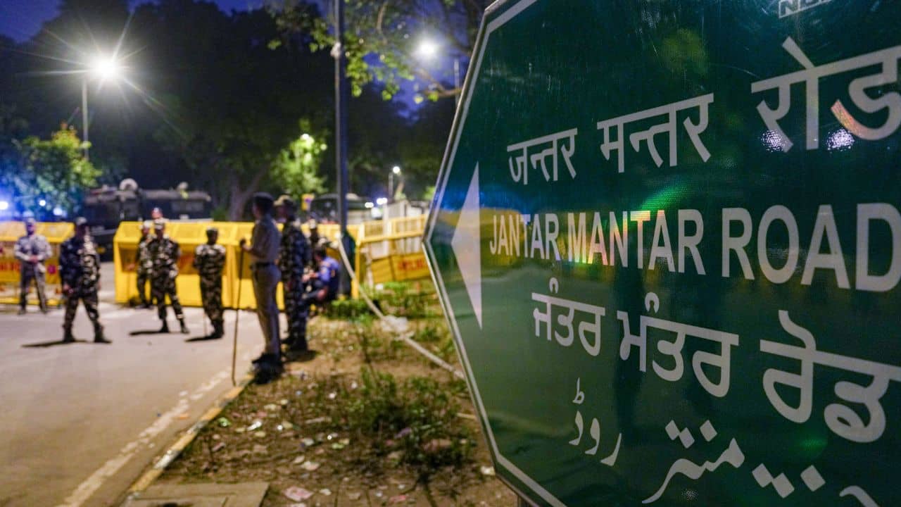 Jantar Mantar-Delhi Protest: সব আন্দোলন বন্ধ যন্তর মন্তরে! নতুন তিনটি জায়গা বেছে দিল দিল্লি পুলিশ