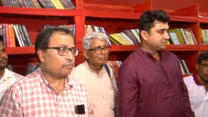 বিমান বসুকে নিয়ে লেখা বই কিনতে কেন সিপিএমের স্টলেই গেলেন কুণাল ঘোষ