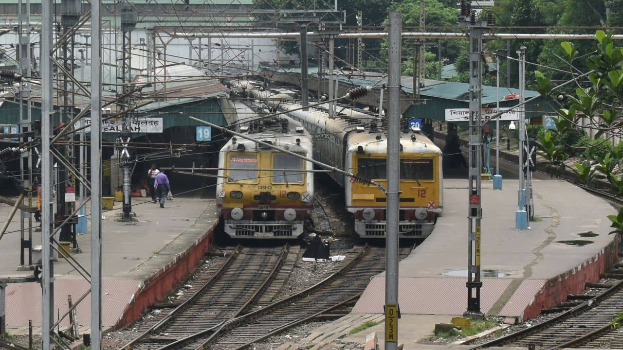 Sealdah Rail: বজবজ, কৃষ্ণনগর থেকে বর্ধমান, শিয়ালদহের একাধিক রুটের জন্য সুখবর পূর্ব রেলের