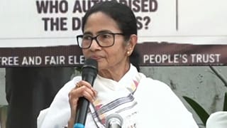 Mamata Banerjee: ‘মেজোরিটি দিয়ে পাস হয়নি’, নির্বাচন কমিশনারের রক্ষাকবচ নিয়ে বড় প্রশ্ন তুললেন মমতা