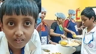 Chicken Biriyani in Mid Day Meal: পাতে পড়ল ধোঁয়া ওঠা চিকেন বিরিয়ানি! মিড ডে মিলে বিরাট ‘সারপ্রাইজ’, খুশিতে ডগমগ ছাত্ররা