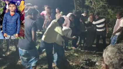 সপ্তমীর সন্ধ্যায় বাড়ির সামনে চতুর্থ শ্রেণির ছাত্রের পচাগলা দেহ উদ্ধার