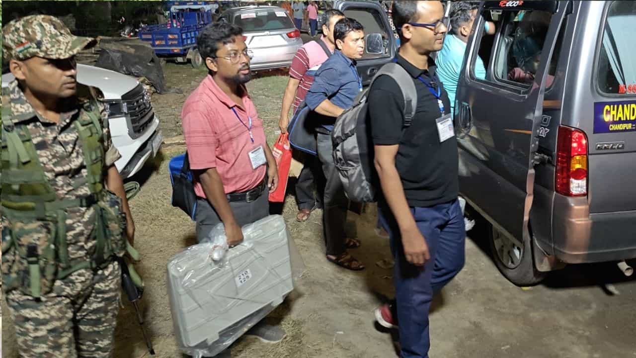 Nandigram: কোথাও বাম এজেন্টকে 'মারধর', কোথাও মহিলা বিজেপি কর্মীদের ওপর 'হামলা'! নন্দীগ্রামের নির্বাচনে কী কী হল? Nandigram: কোথাও বাম এজেন্টকে 'মারধর', কোথাও মহিলা বিজেপি কর্মীদের ওপর 'হামলা'! নন্দীগ্রামের নির্বাচনে কী কী হল?