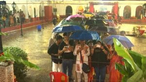 এই মুহূর্তে কোথায় কোথায় জারি হলুদ সতর্কতা? কোথায় ঝেঁপে বৃষ্টি?