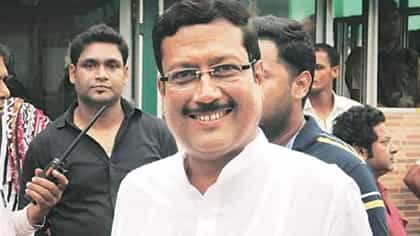 পুজোয় মন খারাপ সুজিতের, 'খুশির খবর' সব্যসাচীর