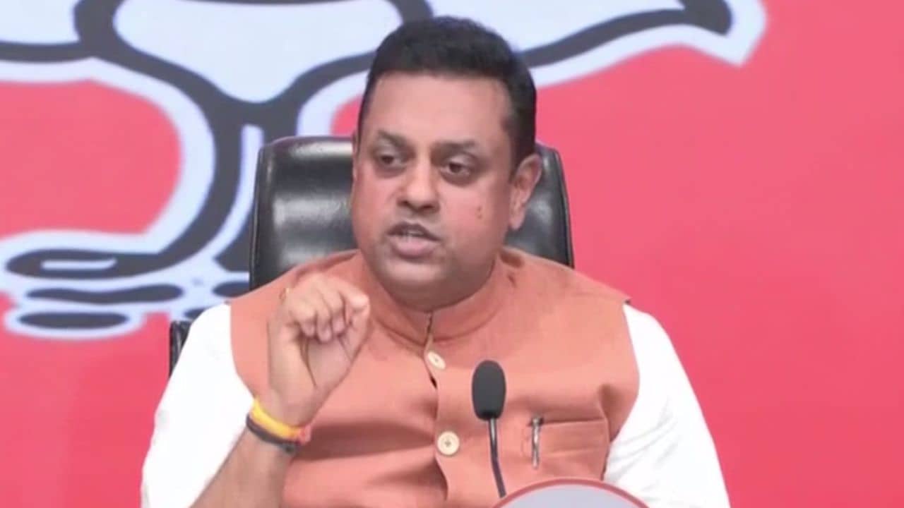 Sambit Patra: অকারণে রাষ্ট্রপতিকে রাস্তার রাজনীতিতে টানছেন বিরোধীরা’, তীব্র আক্রমণ সম্বিত পাত্রের