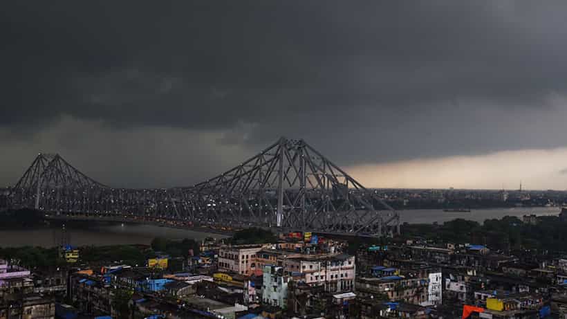 Cyclone Landfall Update: দুপুরেই আছড়ে পড়বে অর্ণব, মঙ্গলবার থেকে ঘুরবে পরিস্থিতি, জেলা ধরে-ধরে জানুন ঝড়বৃষ্টির পরিস্থিতি