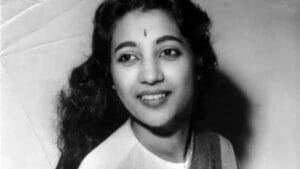 সুচিত্রার মতো মোহময়ী হয়ে উঠতে চান? রইল মিসেস সেনের বিউটি টিপস