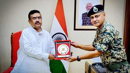 নবান্নে BSF-এর ডিজির সঙ্গে উচ্চপর্যায়ের বৈঠক মুখ্যমন্ত্রীর
