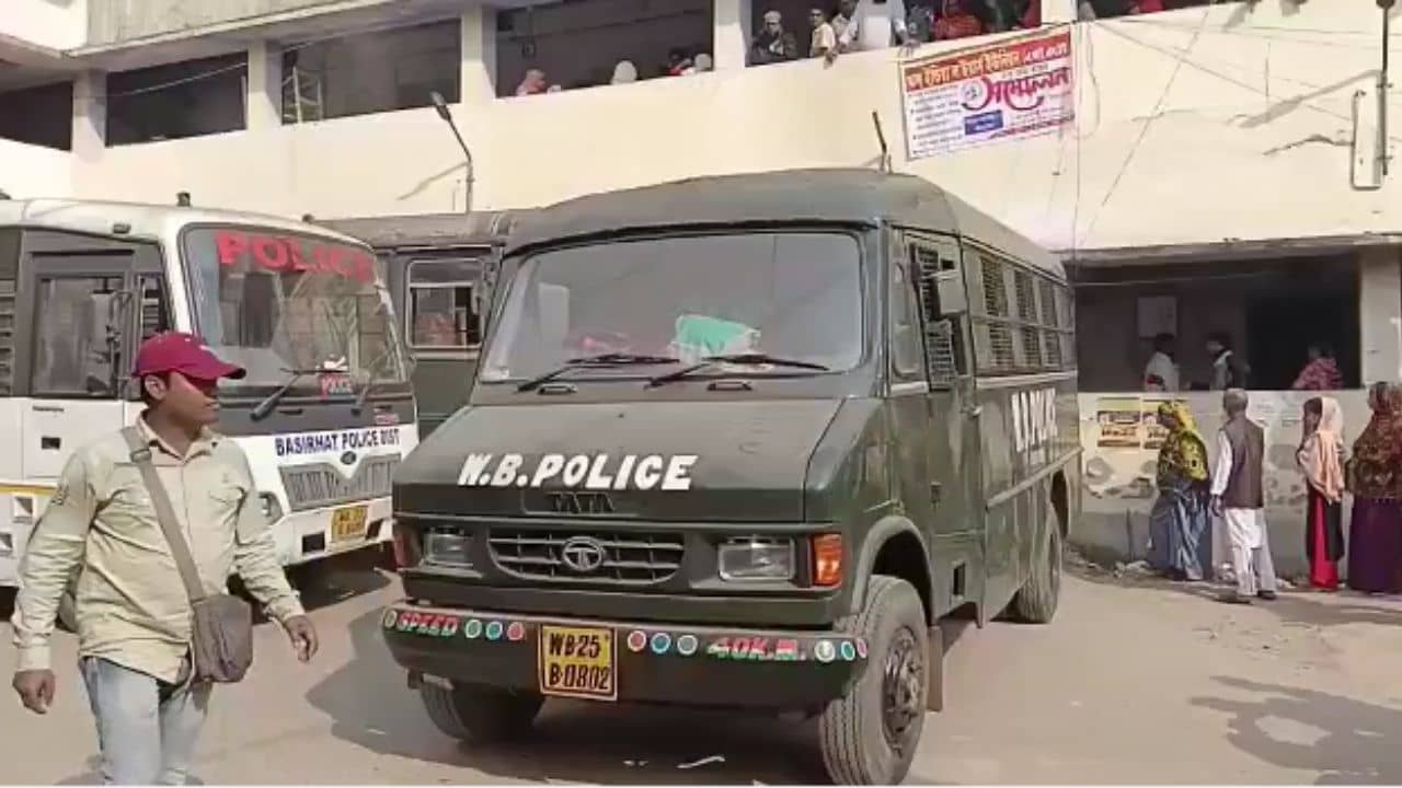 Swarupnagar News: নাবালিকাকে বিয়ে, তারপর সন্তানের জন্ম, বাল্যবিবাহের ঘটনায় কড়া পদক্ষেপ পুলিশের
