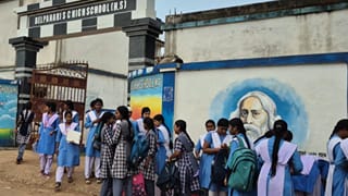 West bengal School: আজব ঘটনা! HS পরীক্ষা দিচ্ছে, অথচ ২টি বিষয় ছাড়া আর কোনও পাঠ্য বই হাতেই পায়নি পড়ুয়ারা
