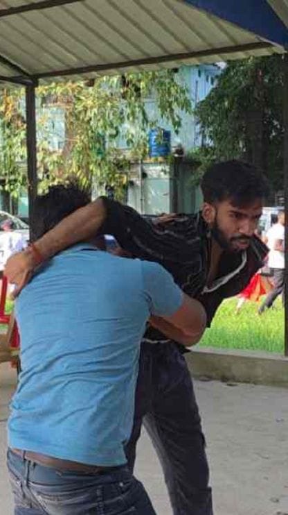 রায়গঞ্জ বিশ্ববিদ্যালয়ে ABVP বনাম SFI, কীভাবে মারছে দেখুন