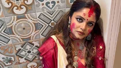 ‘কেন এখনও সিঁদুর পরি!’ বিসর্জনে এসে মনের কথা বললেন অনিন্দিতা