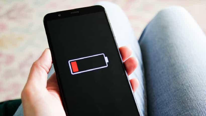 Smartphone tips: সকালে ১০০% চার্জ, দুপুরেই ফোন বন্ধ? ৬০০০ এমএএইচ ব্যাটারিও কেন টিকছে না জানেন?