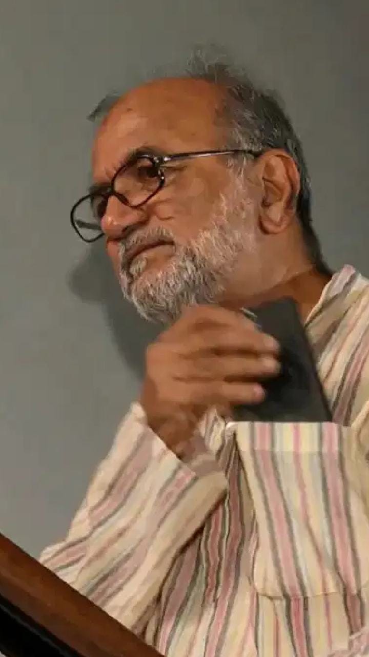 মধ্যরাতে বাড়ির সামনে তাণ্ডব! দুষ্কৃতীদের নিশানায় আইনজীবী বিকাশরঞ্জন ভট্টাচার্য