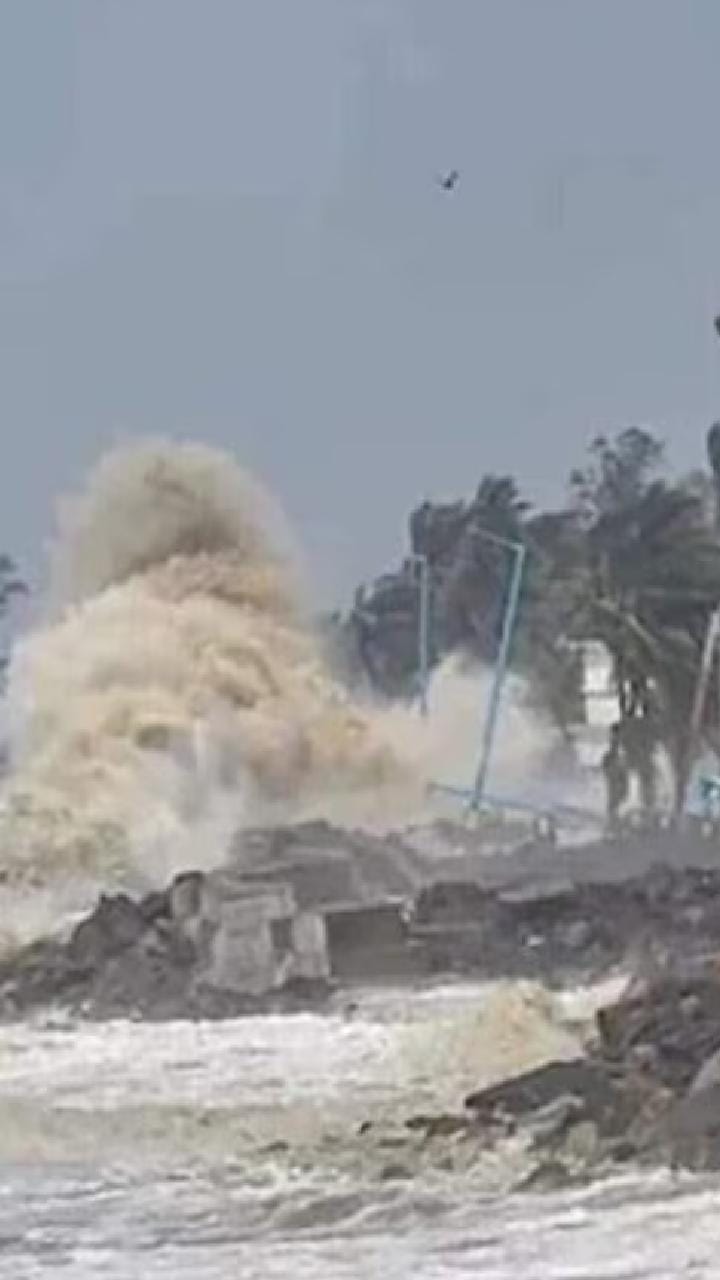 অর্ণবের তাণ্ডবে প্রবল বৃষ্টি, বাংলায় কী পরিস্থিতি?
