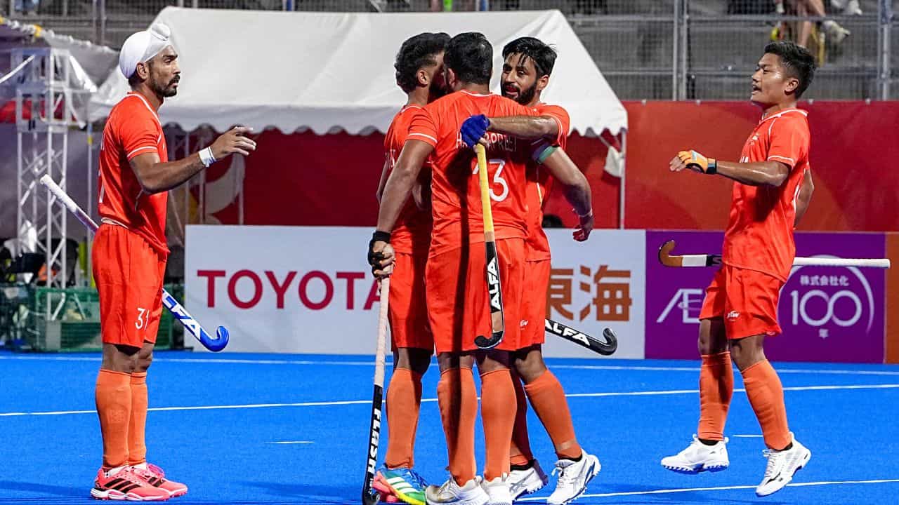 Indian Mens Hockey Team: একদিনে দলগত বিভাগে জোড়া সোনা, ক্রিকেটের পর হকিতেও সেরার সেরা ভারতের ছেলেরা! Indian Mens Hockey Team: একদিনে দলগত বিভাগে জোড়া সোনা, ক্রিকেটের পর হকিতেও সেরার সেরা ভারতের ছেলেরা!