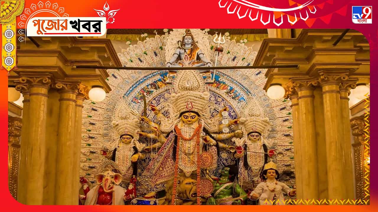 Mythology: জানেন কেন দুর্গার পাশে নয়, মাথার ওপরেই থাকেন মহাদেব? Mythology: জানেন কেন দুর্গার পাশে নয়, মাথার ওপরেই থাকেন মহাদেব?