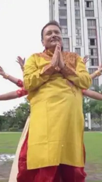 ভবানীপুরে মা দুর্গার আরতিতে ব্যস্ত মদন মিত্র