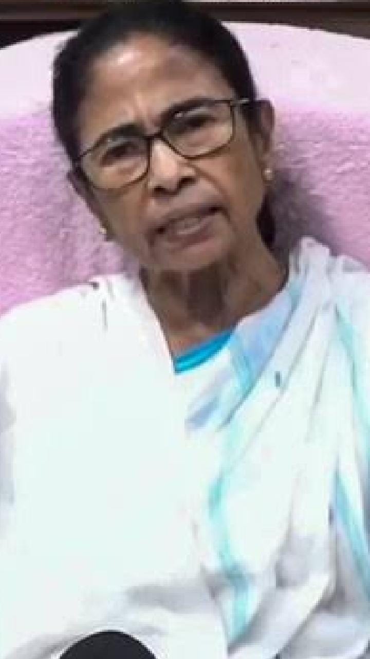 কেন্দ্রের বিরুদ্ধে সুপ্রিম কোর্টে মমতা TMC