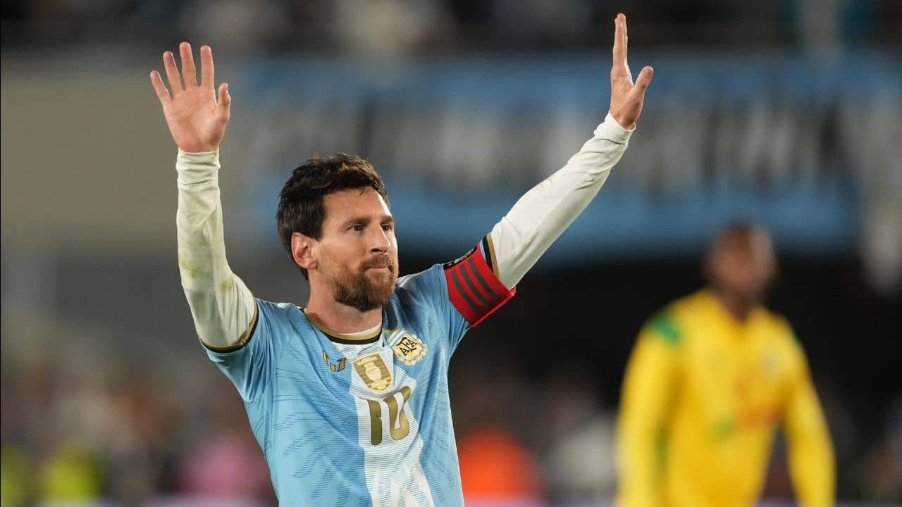 Lionel Messi: আমরা প্রতারিত..., মেসির সঙ্গে ছবি তুলতে না পেরে ক্ষুব্ধ বেনিন কোচ!
