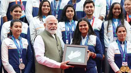 এশিয়াডের পদকজয়ীদের সঙ্গে সাক্ষাৎ মোদীর,হরমনদের কী বললেন প্রধানমন্ত্রী?