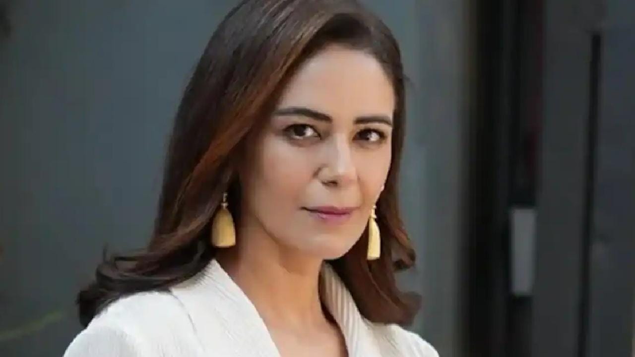 জনপ্রিয় অভিনেত্রী মোনা সিং নিজের এগ ফ্রিজিংয়ের কথা প্রকাশ্যে এনে মহিলাদের অধিকার নিয়ে সরব হয়েছেন। প্রজনন স্বাস্থ্যের ওপর মহিলাদের নিজেদের নিয়ন্ত্রণ থাকা কতটা জরুরি, সেই বিষয়ে তিনি সর্বদা জোর দিয়েছেন। তাঁর এই অকপট স্বীকারোক্তি সমাজকে মহিলাদের স্বশাসন নিয়ে নতুন করে ভাবতে শিখিয়েছে। Facebook