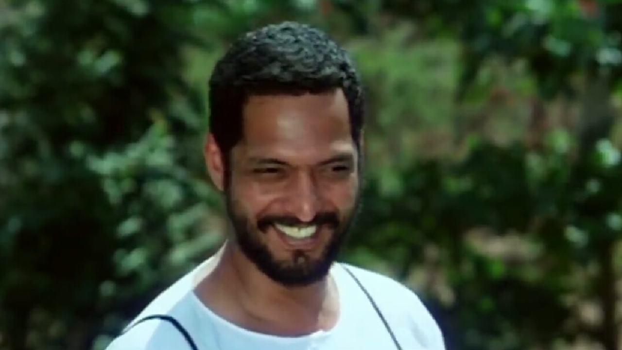 নানা পাটেকর মানেই রাগী, জেদি এবং পচে যাওয়া সিস্টেমের বিরুদ্ধে রুখে দাঁড়ানো এক প্রতিবাদী মুখ। ১৯৯৪ সালে মুক্তি পাওয়া 'ক্রান্তিবীর' সিনেমায় ফাঁসির মঞ্চে দাঁড়িয়ে তাঁর সেই বিখ্যাত চিৎকার আজও গায়ে কাঁটা দেয়। মৃত্যুর ঠিক আগে তাঁর বলা "আ গয়ে মেরি মউত কা তামাশা দেখনে!" ঘুমিয়ে থাকা সমাজকে সজাগ করে দিয়েছিল।