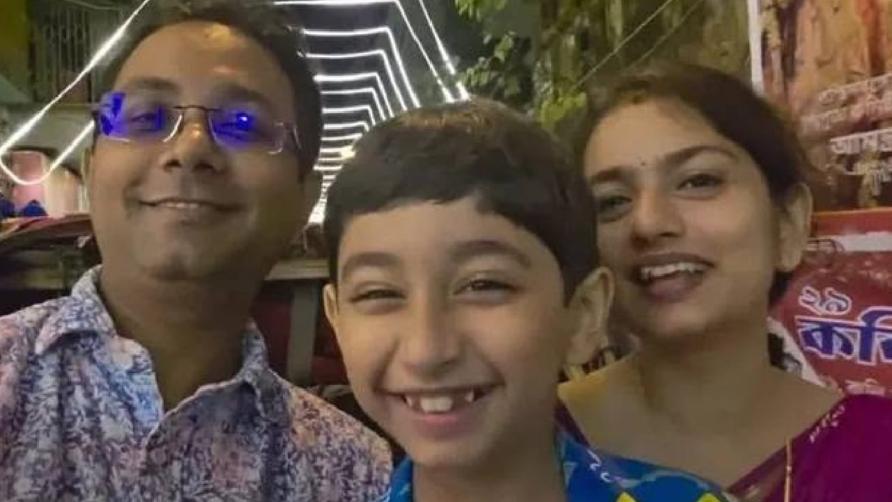 Viral Rickshaw Ride: রিকশায় চাপা হ্যাপি ফ্যামিলিকে কেন ট্রোল করছেন নেটিজেনদের একাংশ?