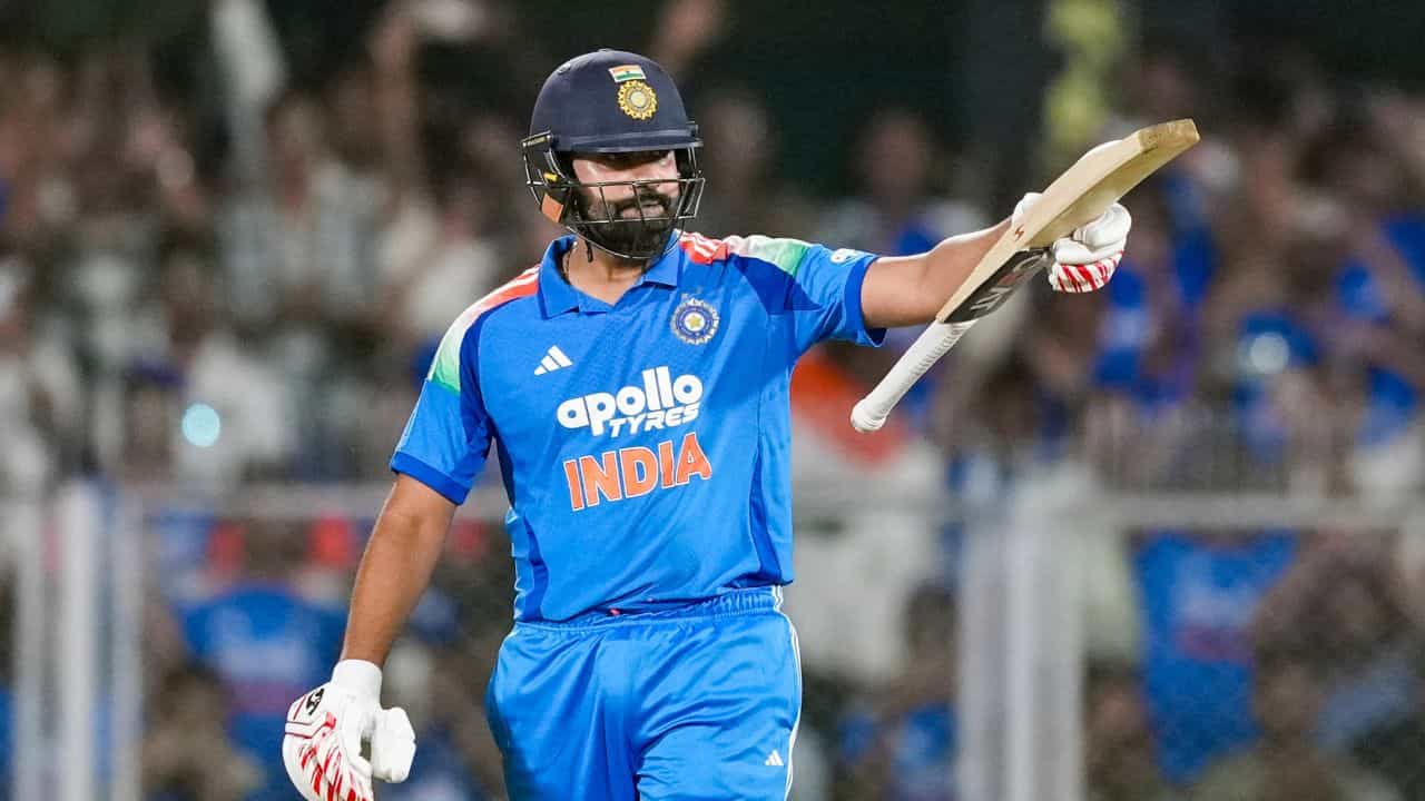 Rohit Sharma Runs: ম্যাচ হারলেও বড় রান রোহিতের, ছুঁয়ে ফেললেন সচিনের ২২ বছর পুরনো রেকর্ড Rohit Sharma Runs: ম্যাচ হারলেও বড় রান রোহিতের, ছুঁয়ে ফেললেন সচিনের ২২ বছর পুরনো রেকর্ড