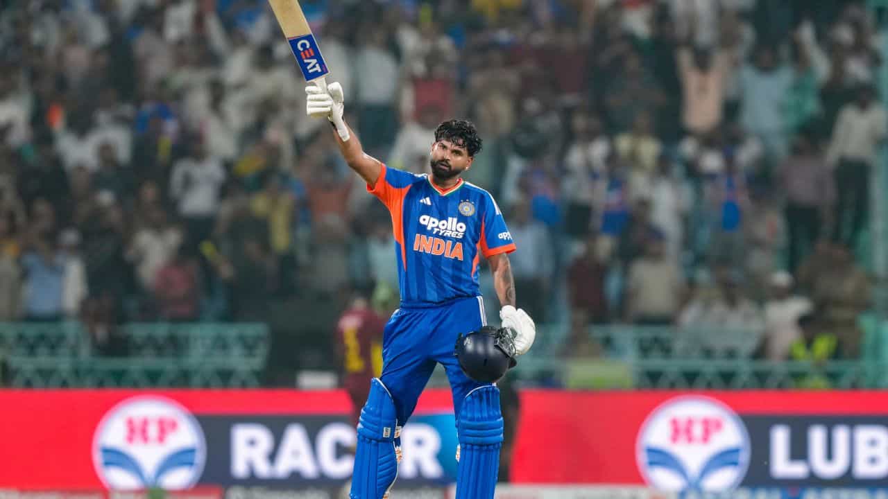 IND vs WI 1st T20: ফুটবলের হারের দিনে জয়ী ক্রিকেট, শ্রেয়সের সেঞ্চুরিতে ওয়েস্ট ইন্ডিজ বধ ভারতের IND vs WI 1st T20: ফুটবলের হারের দিনে জয়ী ক্রিকেট, শ্রেয়সের সেঞ্চুরিতে ওয়েস্ট ইন্ডিজ বধ ভারতের