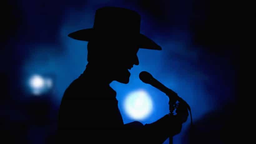 Singer controversy: মন্ত্রীর সঙ্গে বচসা, জনপ্রিয় গায়ককে নামিয়ে দেওয়া হল স্টেজ থেকে