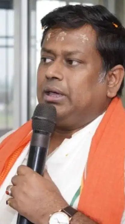 জ্ঞানেশ কুমারকে জ্ঞানু বললে, বাবাকে কি ভানু বলবে?