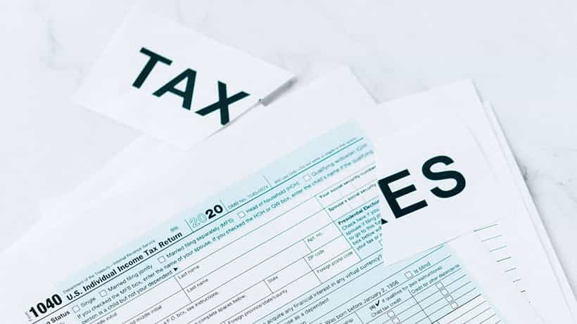 Income Tax Notice: অ্যাকাউন্টে কত টাকা জমা পড়লে আয়কর নোটিস আসতে পারে? UPI লেনদেনেও নজর রাখে ইনকাম ট্যাক্স!